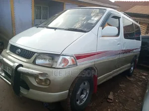 Toyota Regius 2003 White