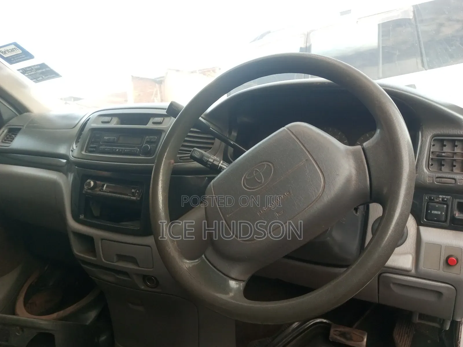 Toyota Regius 2003 White