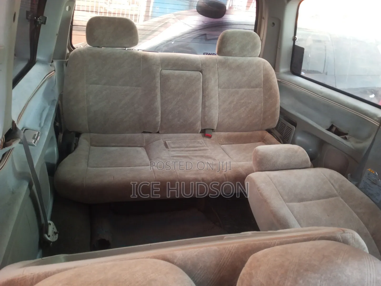Toyota Regius 2003 White