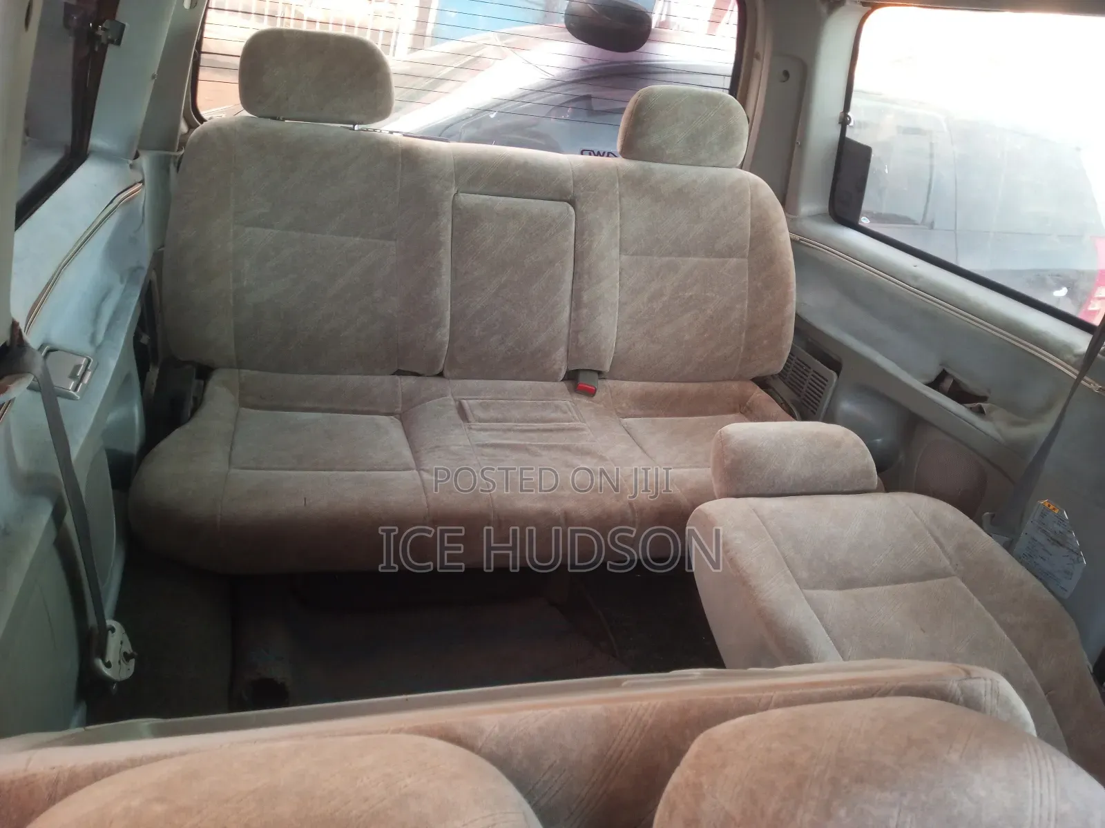 Toyota Regius 2003 White