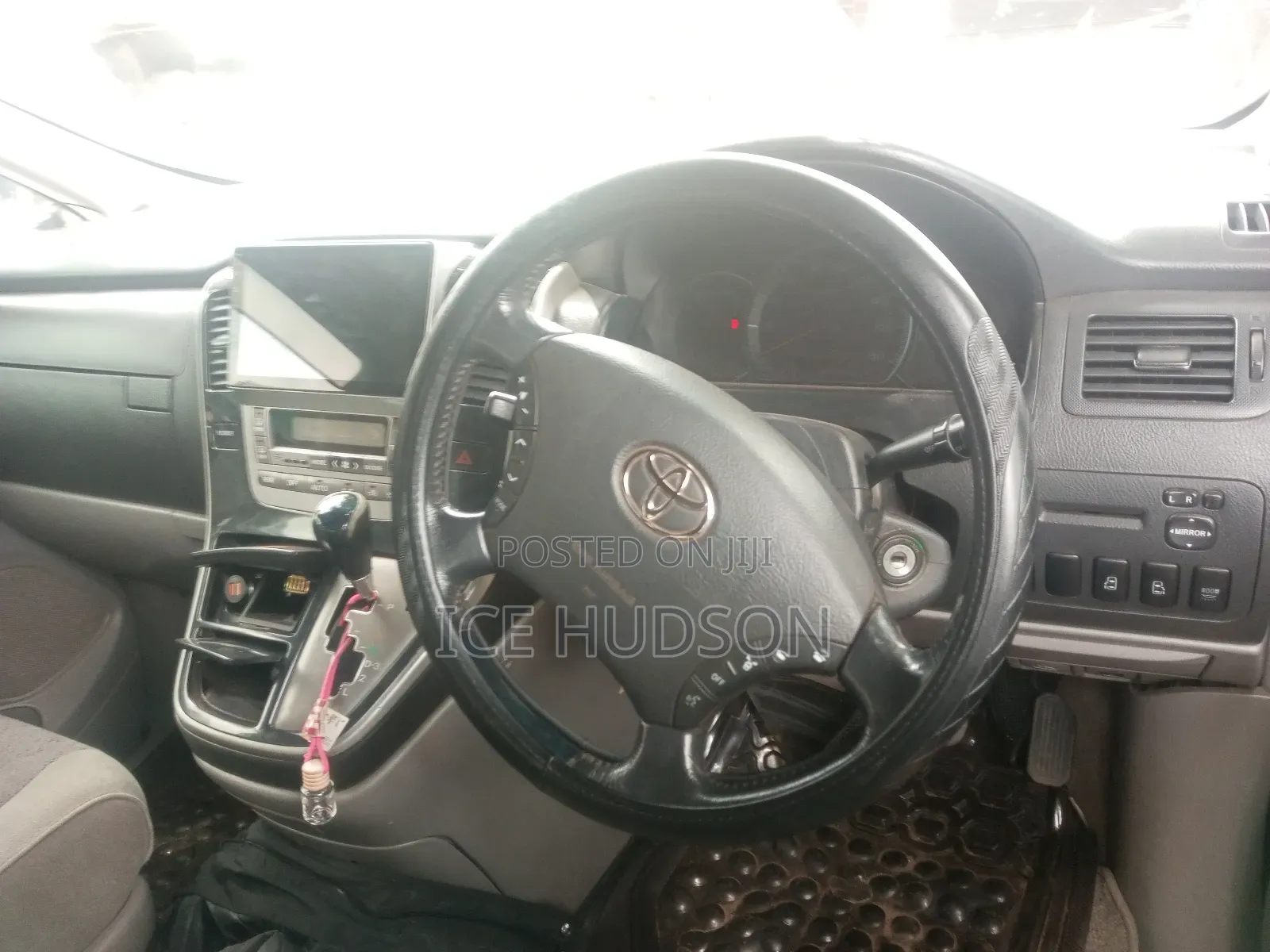 Toyota Alphard 2004 White