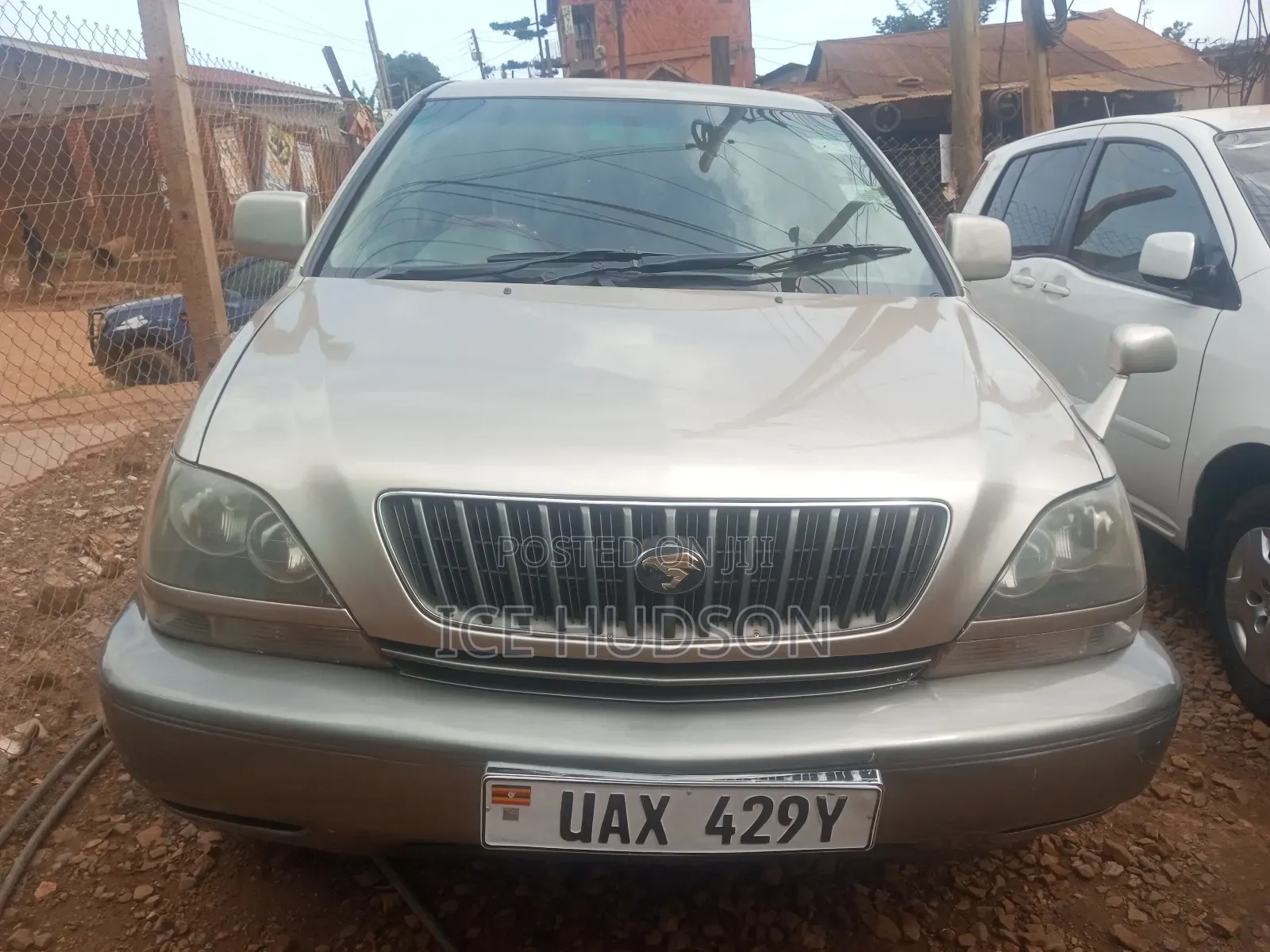 Toyota Harrier 2001 Gold
