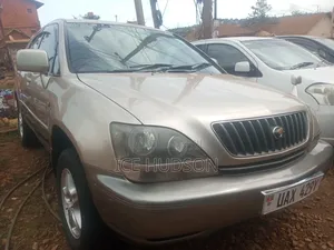 Toyota Harrier 2001 Gold