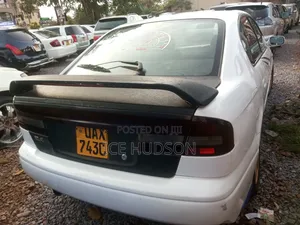 Subaru Legacy 2000 White