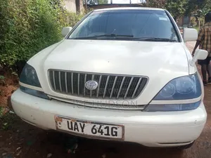 Toyota Harrier 2001 White