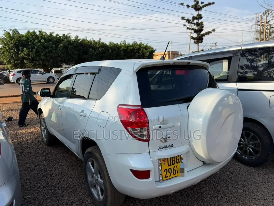 Toyota RAV4 2009 White