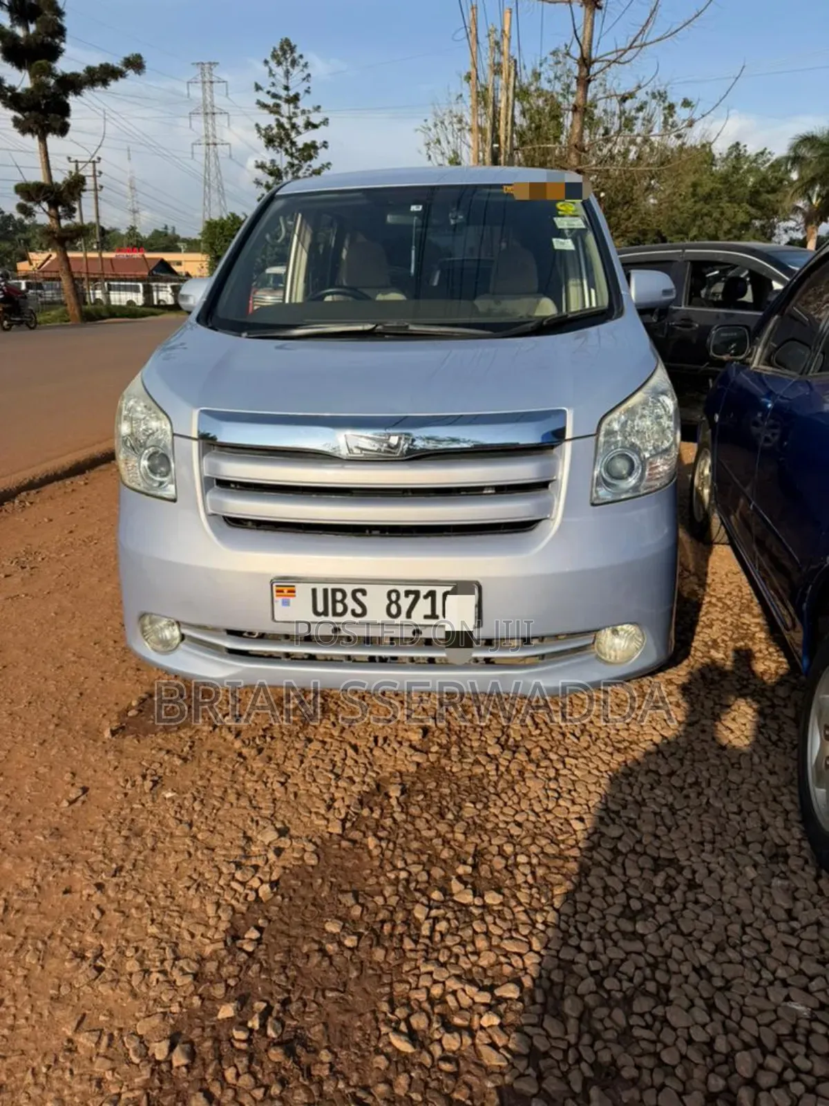 Toyota Noah 2010 Silver