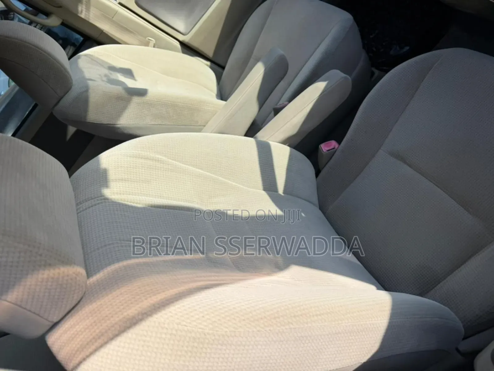 Toyota Noah 2010 Silver