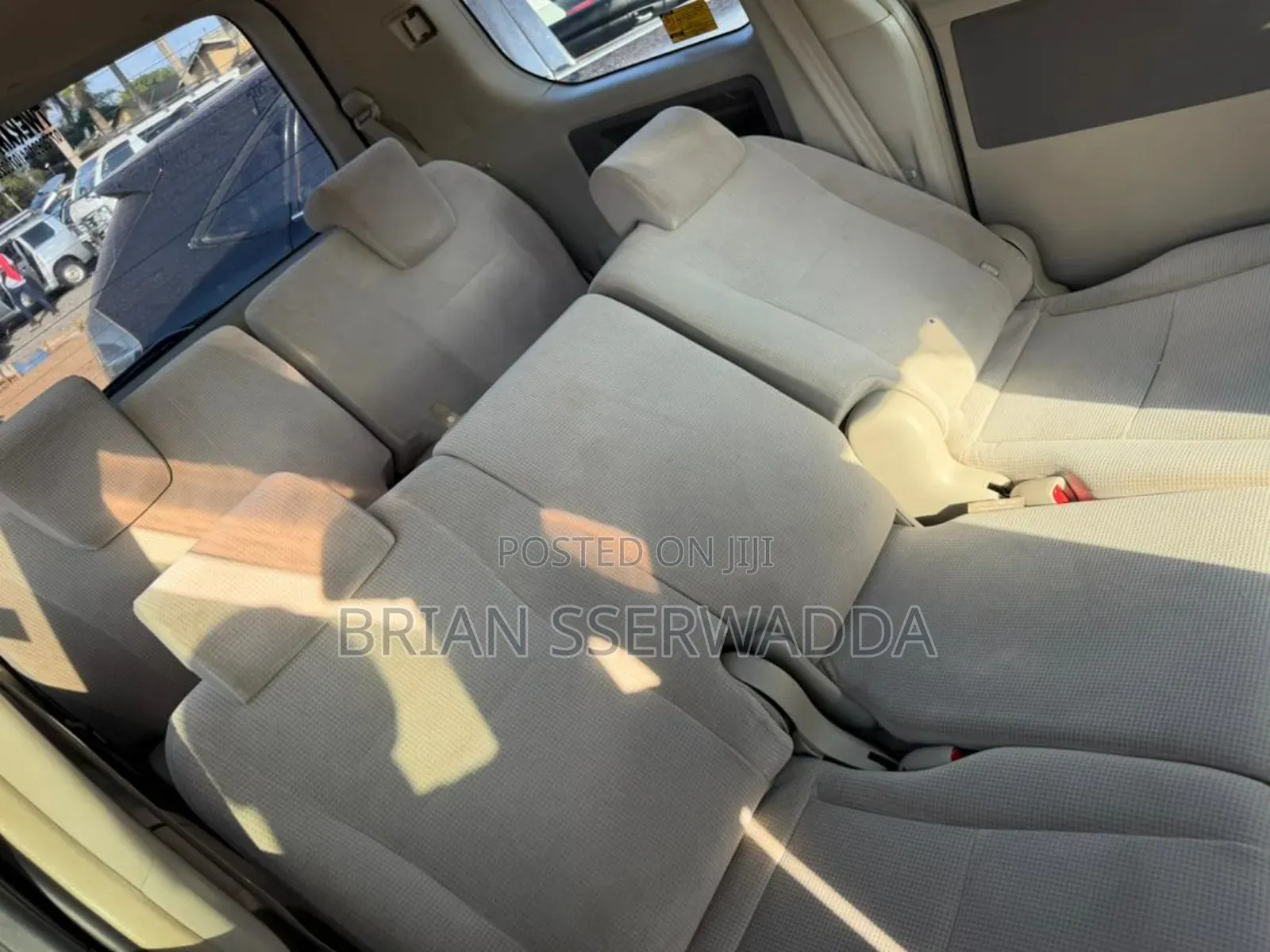 Toyota Noah 2010 Silver