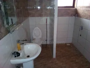 3bdrm Apartment in Bugoloobi, Central Division for rent