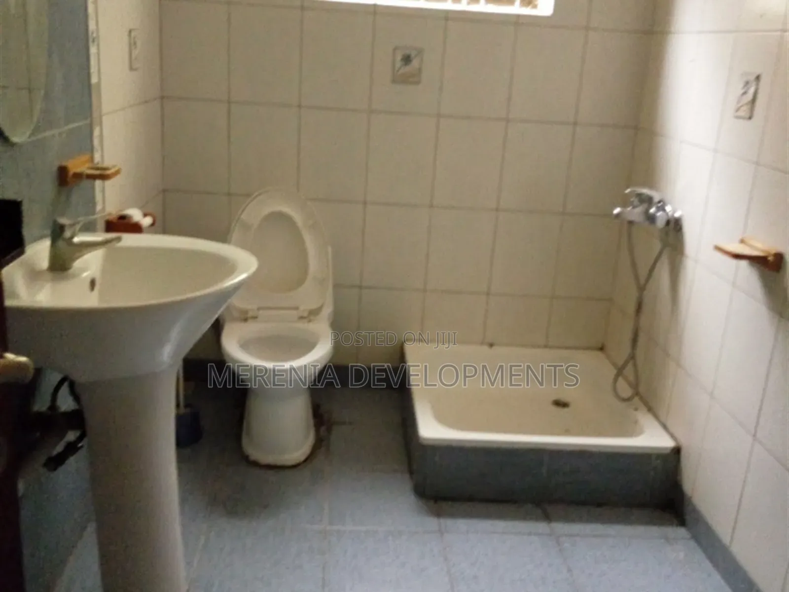 3bdrm Apartment in Muyenga, Makindye for rent