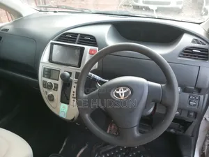 Toyota Ractis 2007 Silver