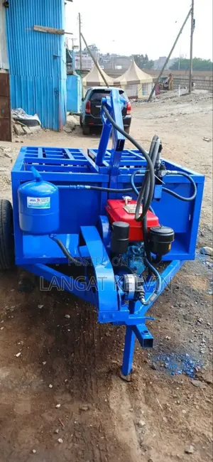 Min-Hydraulic Hay Bailer
