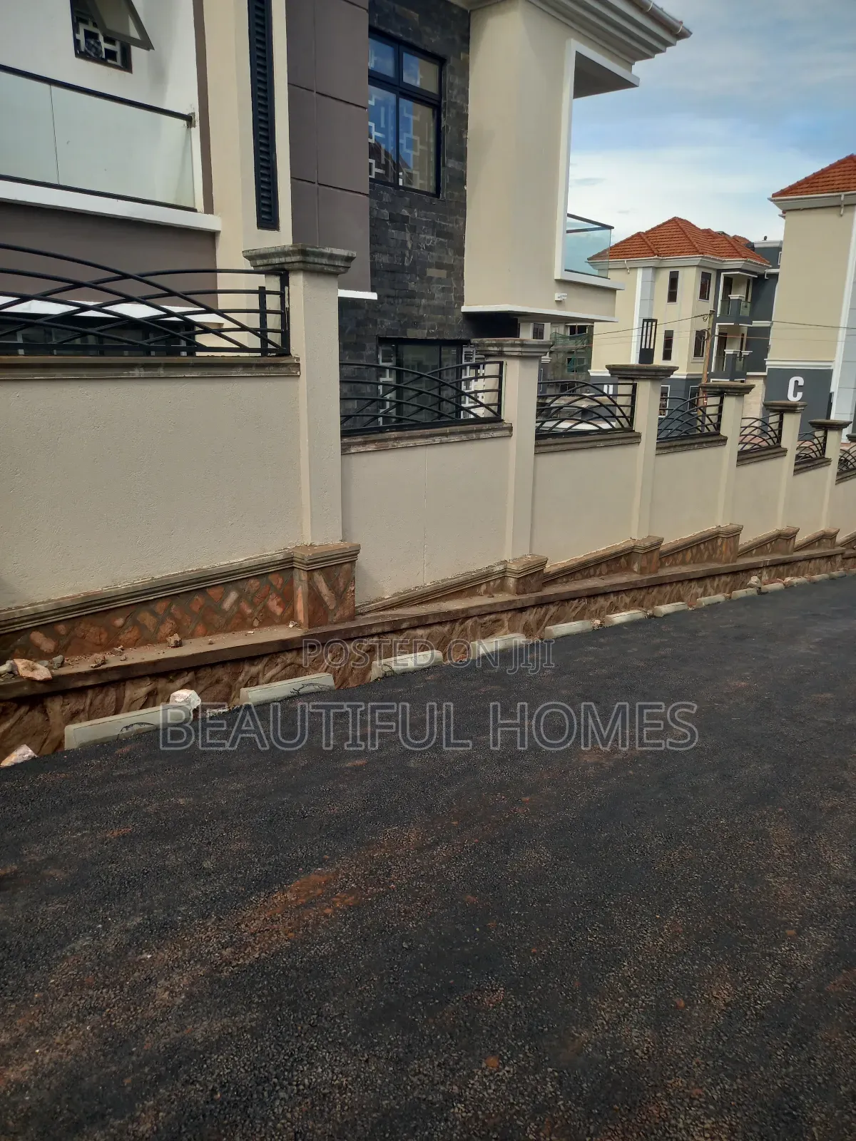 Furnished 6bdrm House in Ntinda, Nakawa for sale