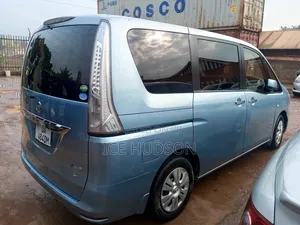 Nissan Serena 2015 Blue