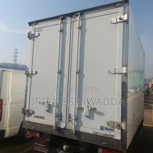 Mmitshubishi Canter Fridge