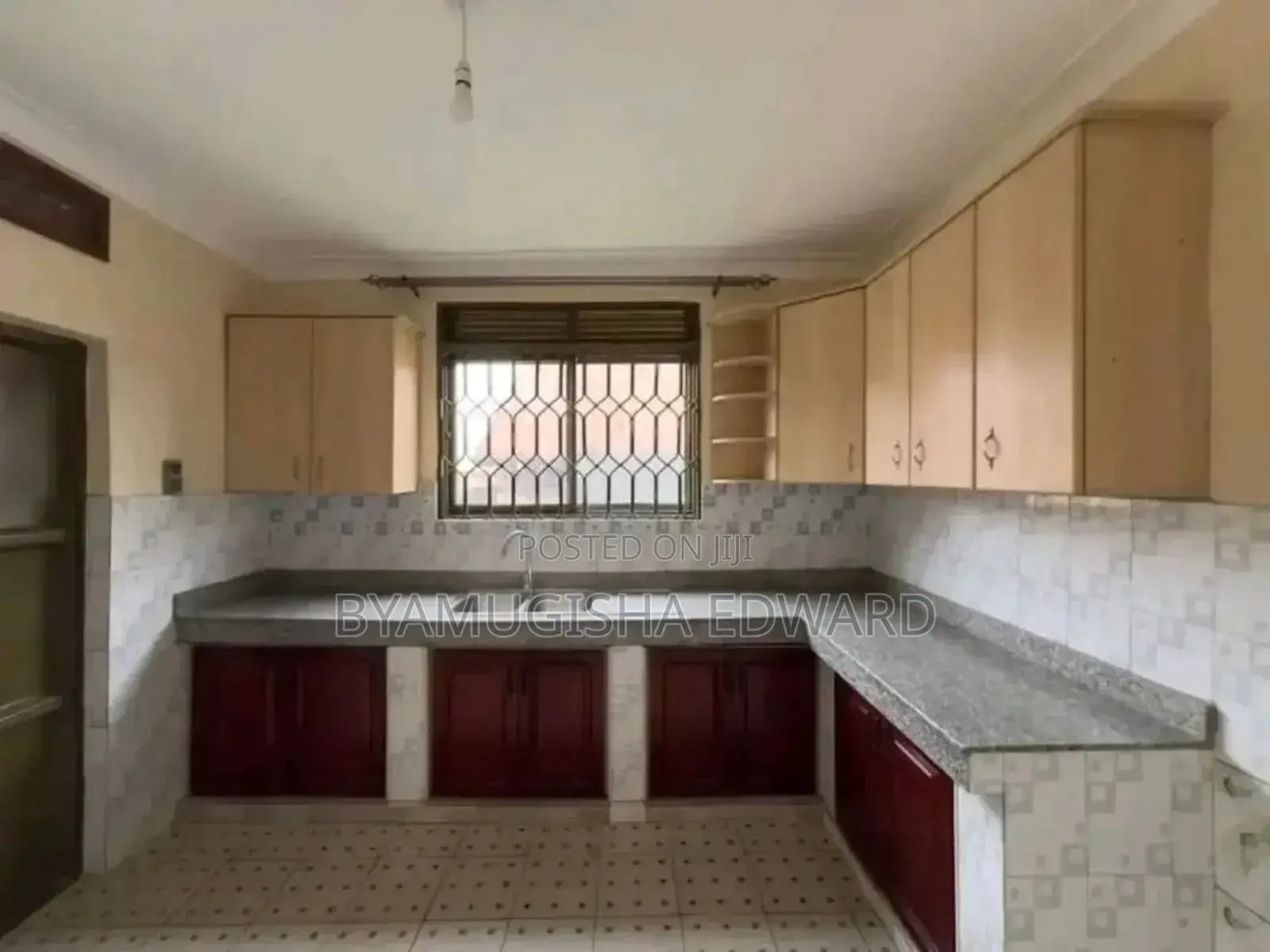 3bdrm Apartment in Standalone Kisaasi, Central Division for rent