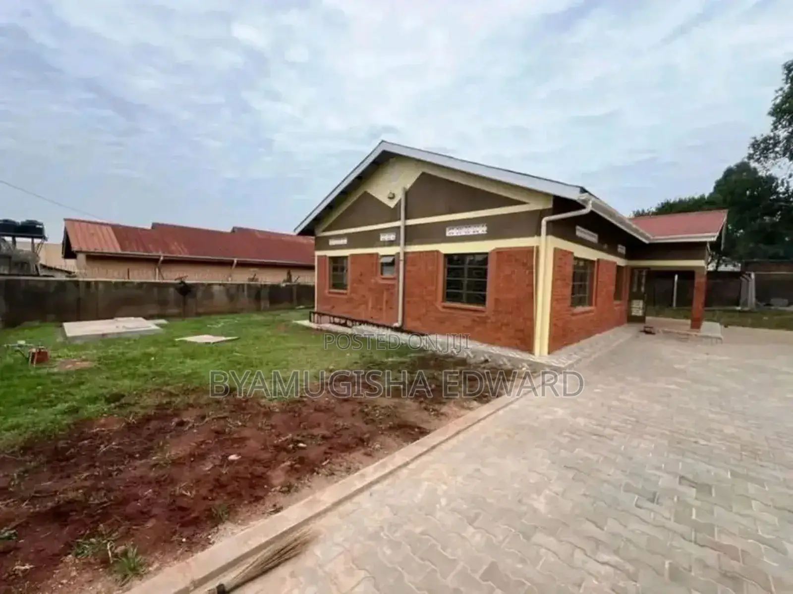 3bdrm Apartment in Standalone Kisaasi, Central Division for rent