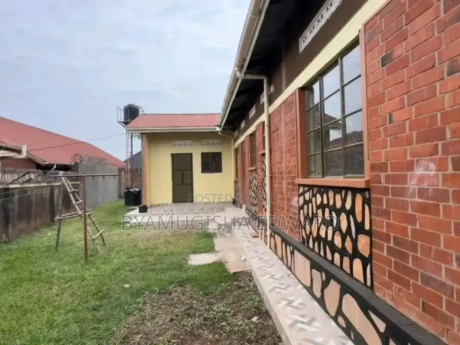 3bdrm Apartment in Standalone Kisaasi, Central Division for rent