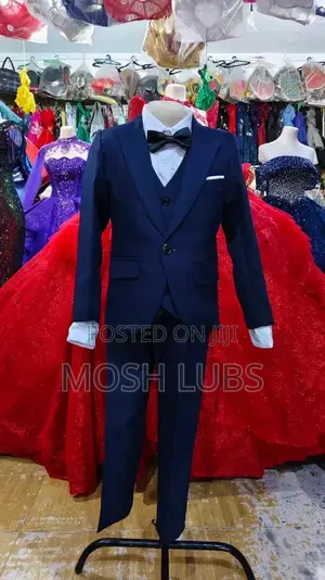 Suits{Coat,Waistcoat,Shirt,Bowtie Trouser}