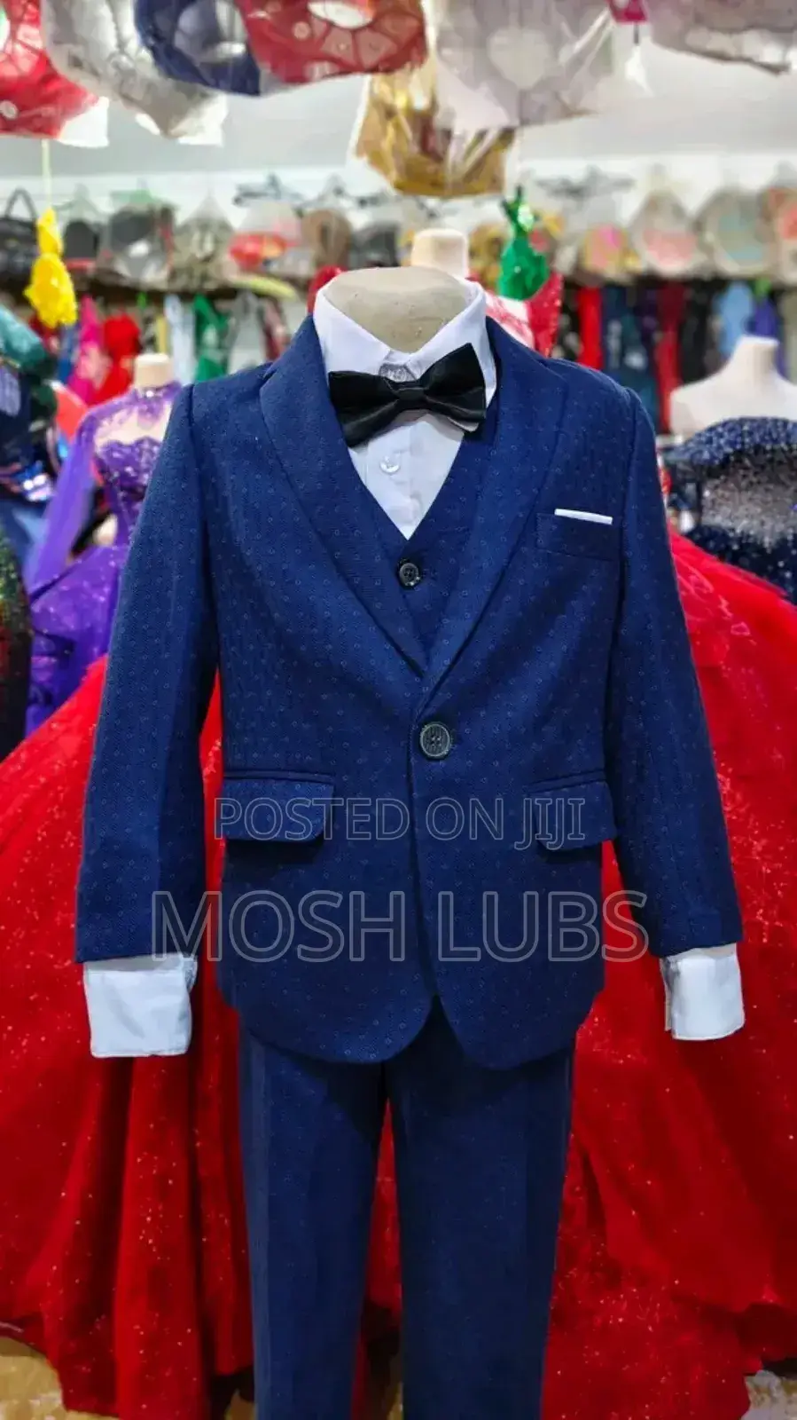 Suits{Coat,Waistcoat,Shirt,Bowtie Trouser}