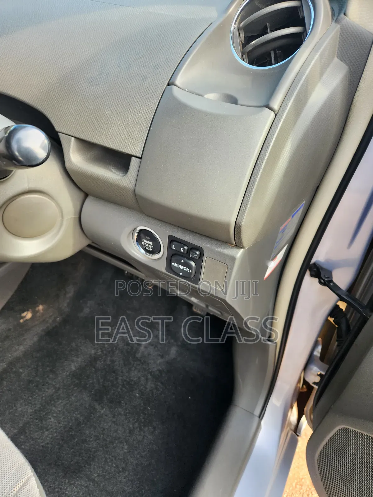 Toyota Vitz 1.0 FWD 5dr 2008 Pearl