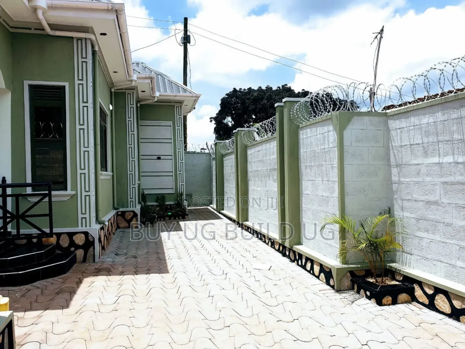 3bdrm Bungalow in Seguku Katale, Central Division for sale