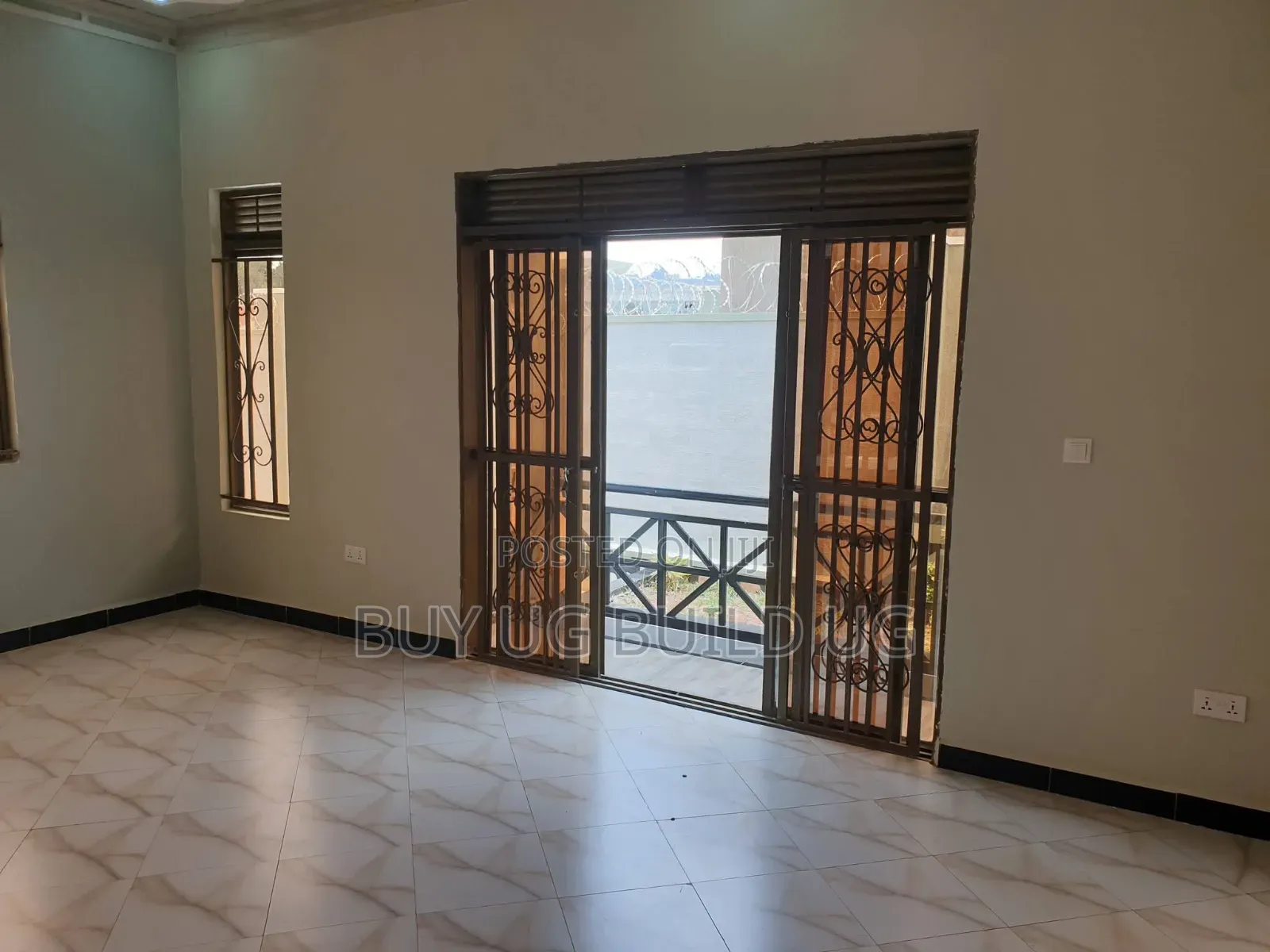 3bdrm Bungalow in Seguku Katale, Central Division for sale