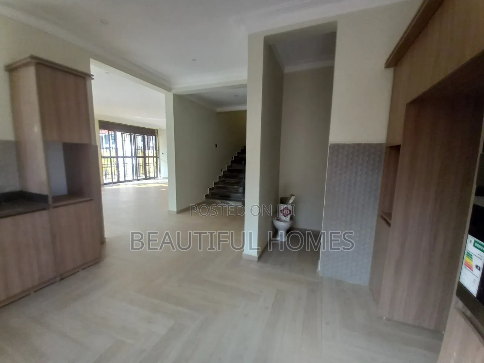 Furnished 5bdrm House in Kira for sale