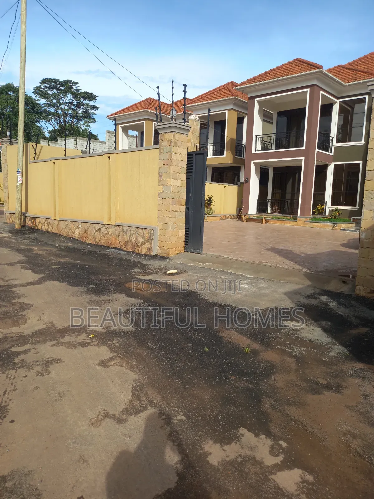 Furnished 5bdrm House in Kira for sale