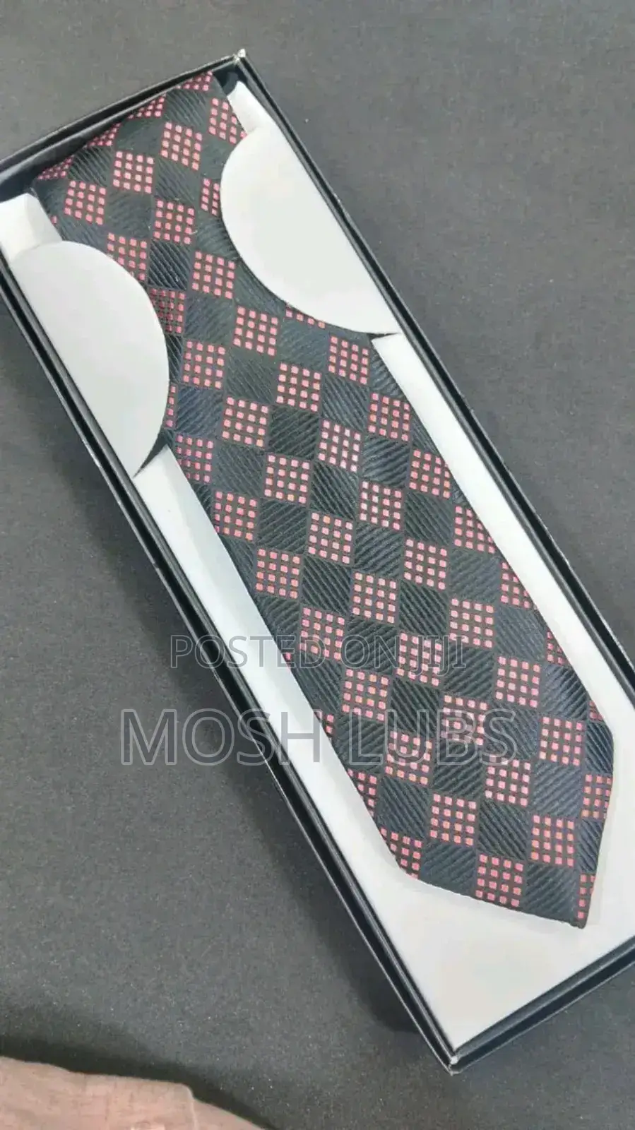 Gentle Ties for Suits