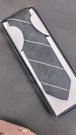 Gentle Ties for Suits