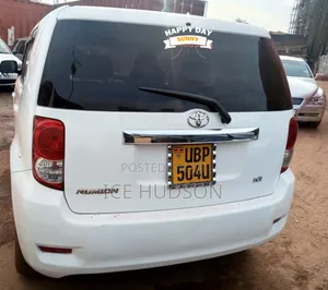 Toyota Corolla Rumion 2010 White