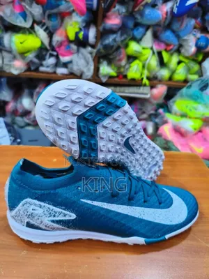Nike Air Zoom Mercurial Vapor 16 Elite Football Boots. Turf Play