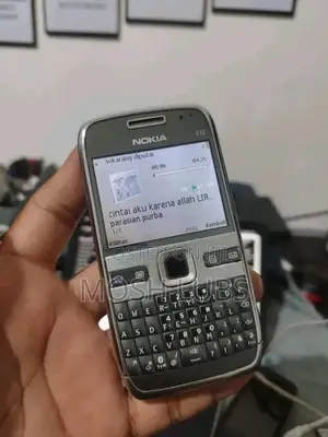 New Nokia E72 Gray