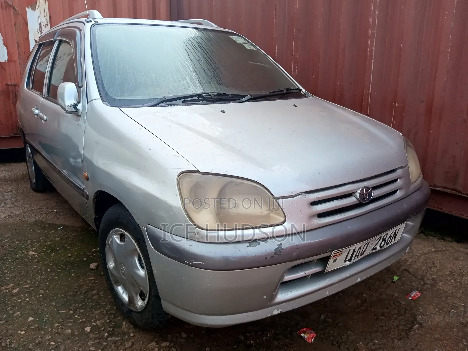 Toyota Raum 1999