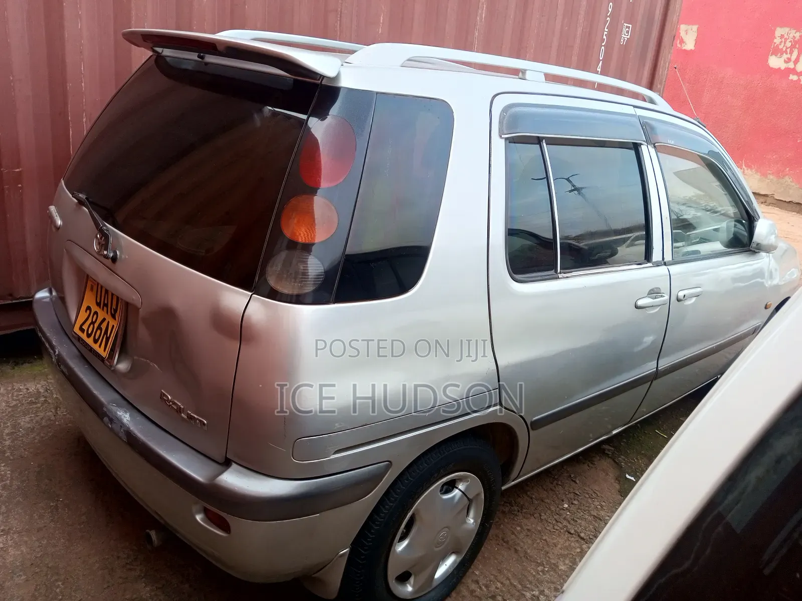 Toyota Raum 1999