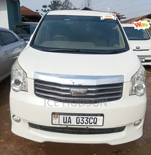 Toyota Noah 2013 White