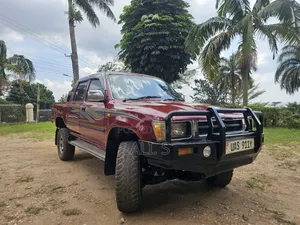 Toyota Hilux 1997 Maroon