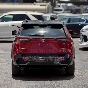 Toyota RAV4 XLE Premium AWD 2024 Beige