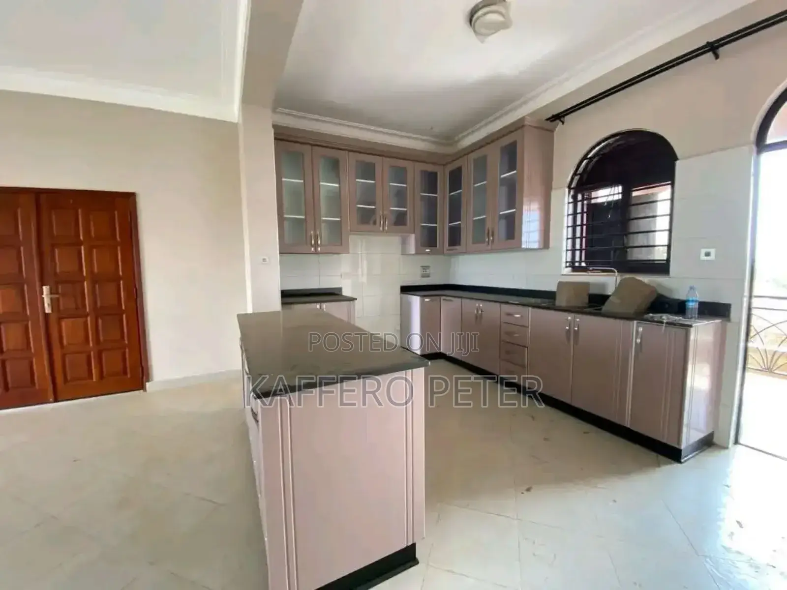 2bdrm Apartment in Apartment, Central Division for rent