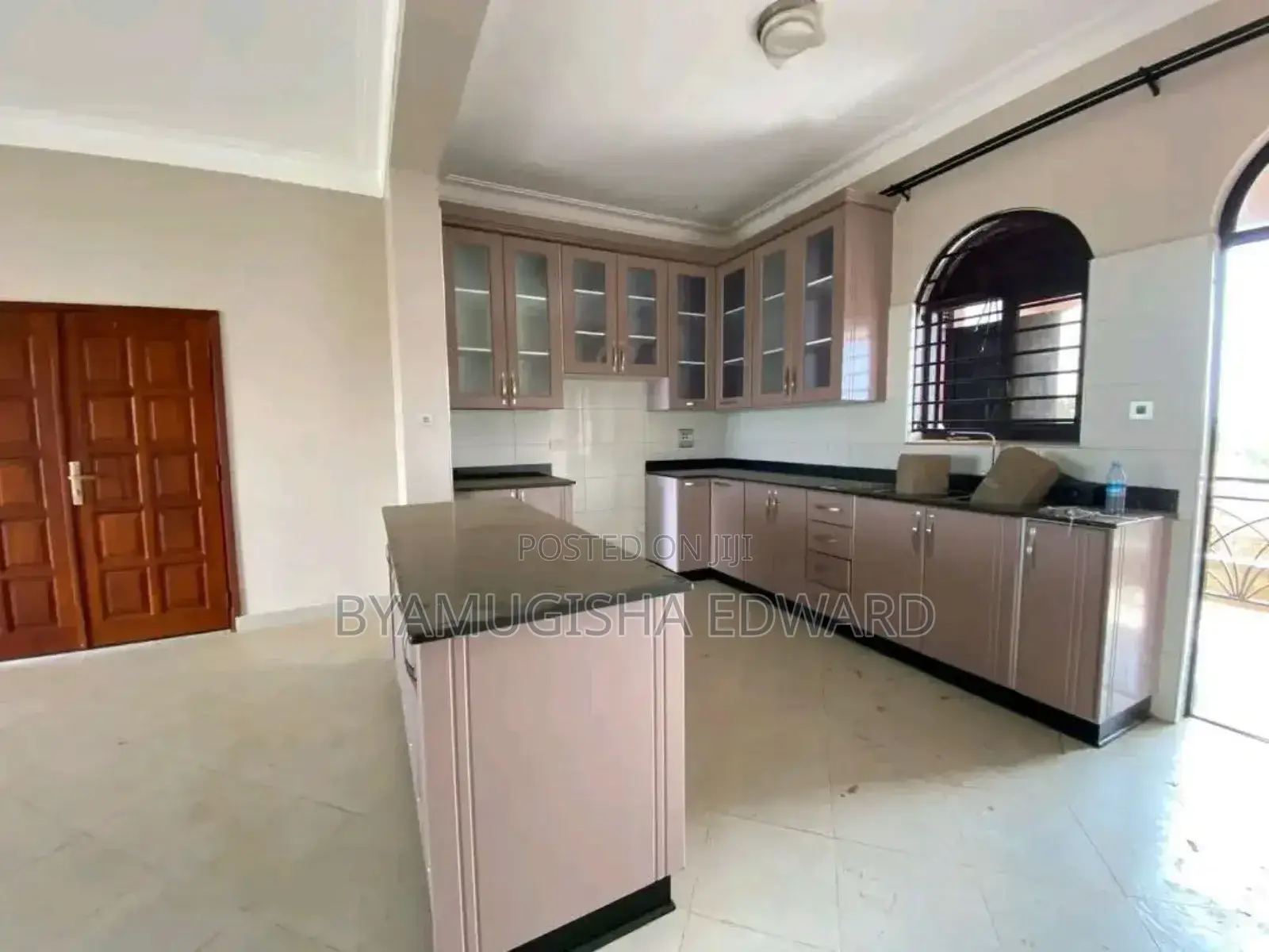 2bdrm Apartment in Apartment, Central Division for rent