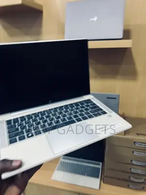 New Laptop HP EliteBook 840 G8 8GB Intel Core i7 SSD 256GB