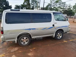 Toyota HiAce 2004 Beige
