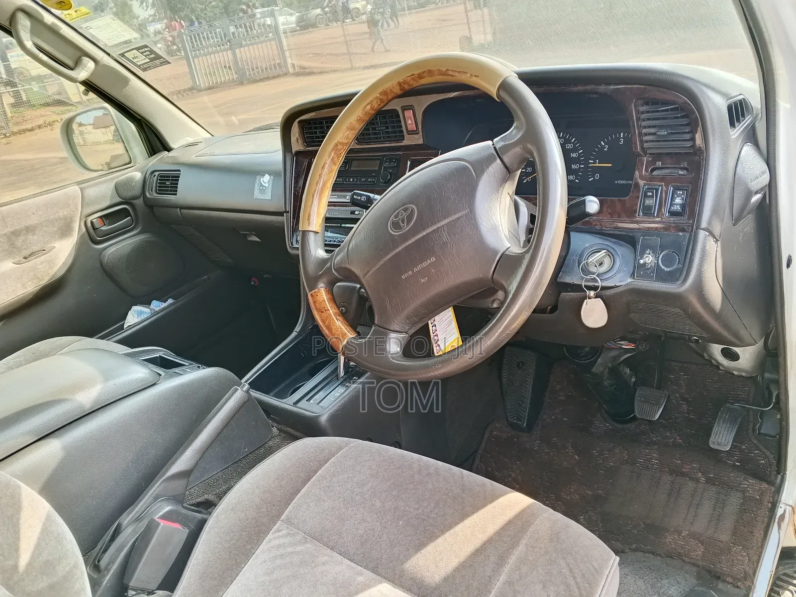 Toyota HiAce 2004 Beige