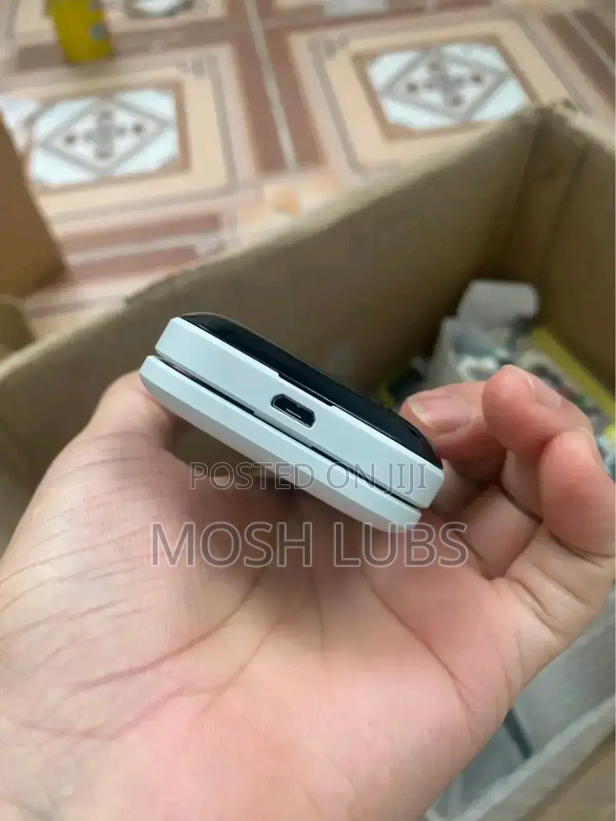 New Nokia 2720 Flip 512 GB White