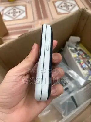 New Nokia 2720 Flip 512 GB White