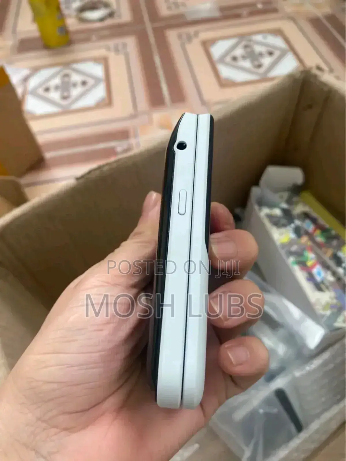 New Nokia 2720 Flip 512 GB White