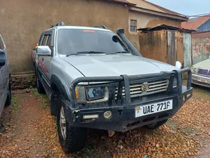Toyota Hilux 1998 Silver