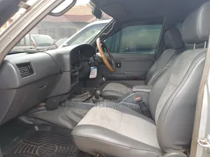 Toyota Hilux 1998 Silver